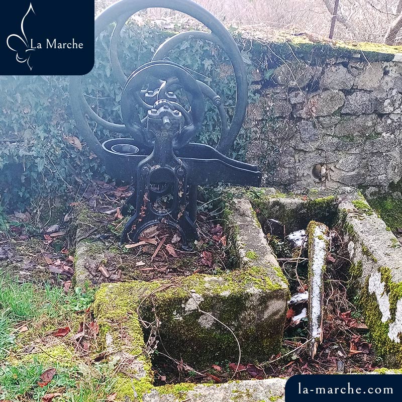 Ancien bassin et meule