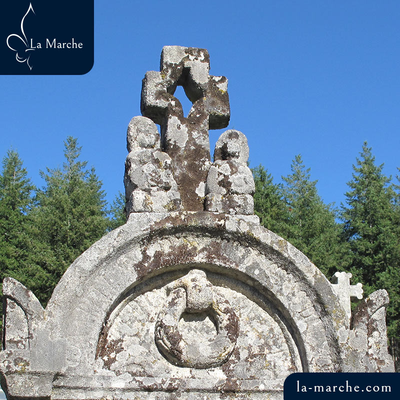 Sculpture en fronton