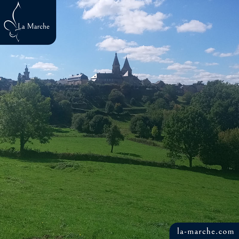 Vue gérénale de Bénéventa l'Abbaye