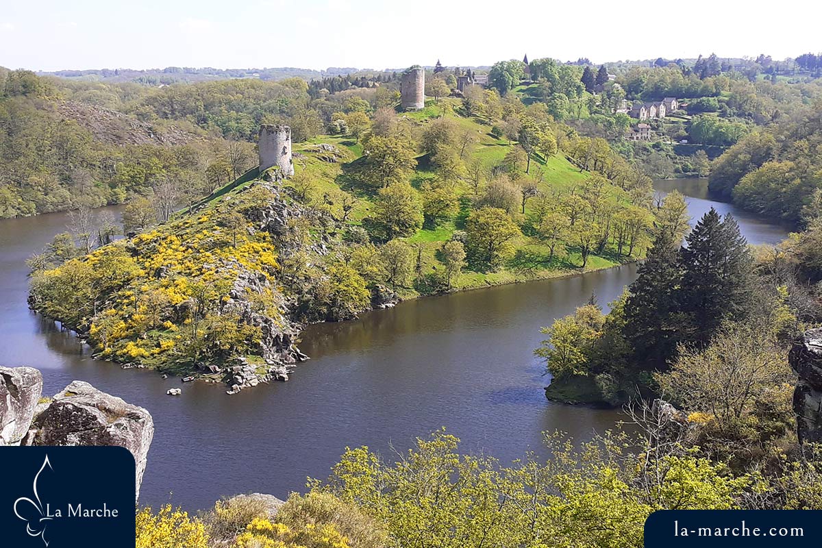 Château vue du Rocher de la Fileuse