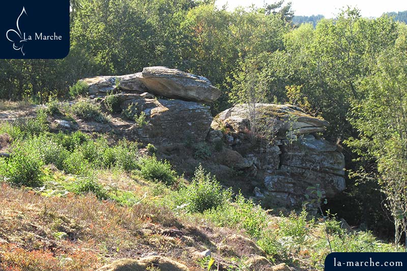 Autres amas de pierres granitiques